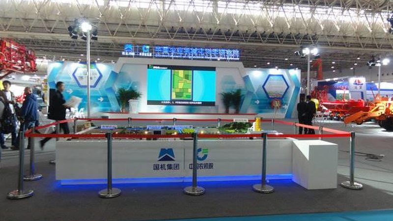 商场橱窗写真喷绘海报定制